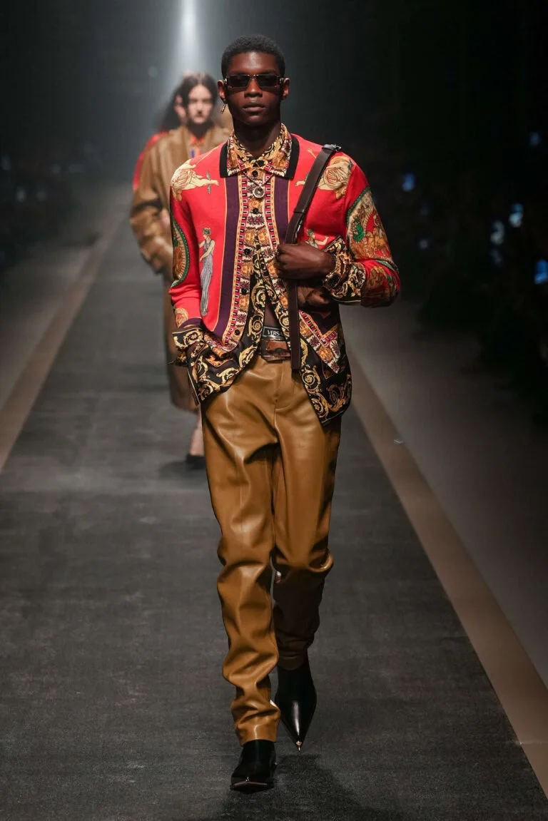 Versace entfesselt Glamour