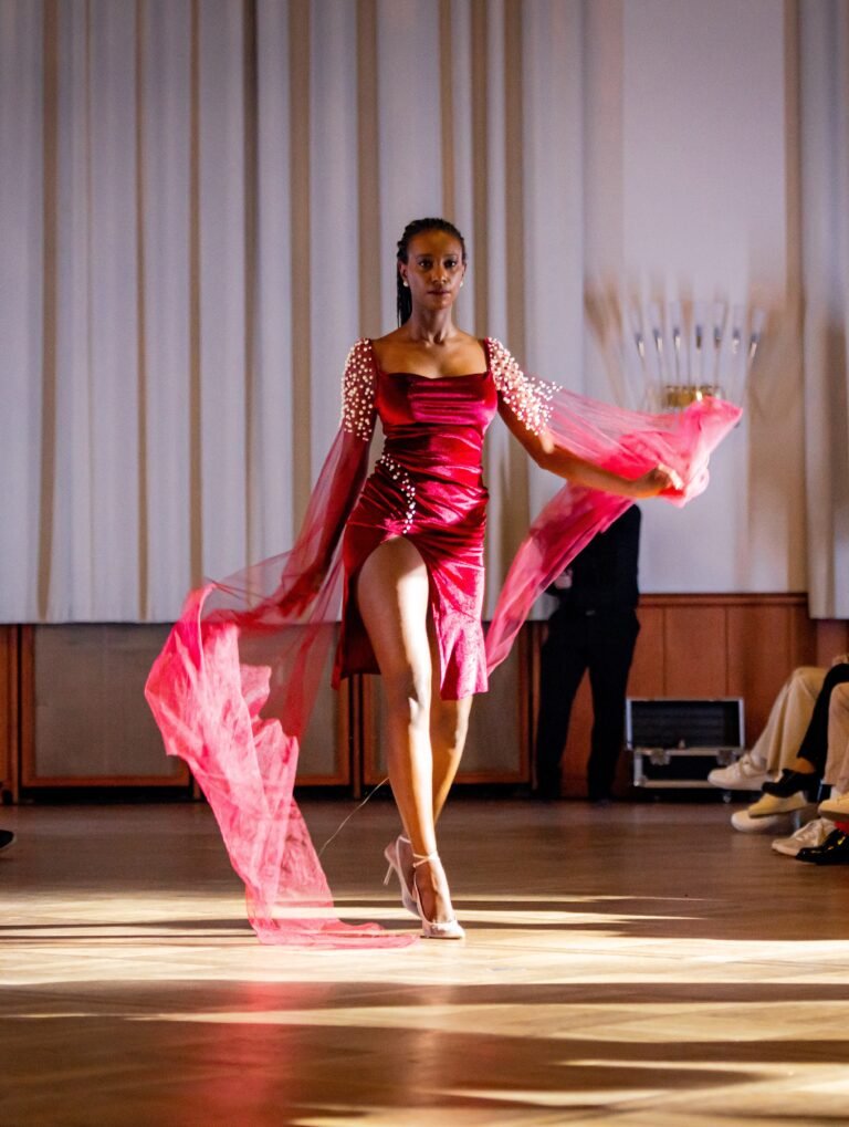 Zwischen Stoff und Seele BukRem und die neue Sprache der Mode